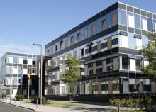Außenansicht des Gebäudes des Ministeriums für Schule und Bildung NRW in Düsseldorf.