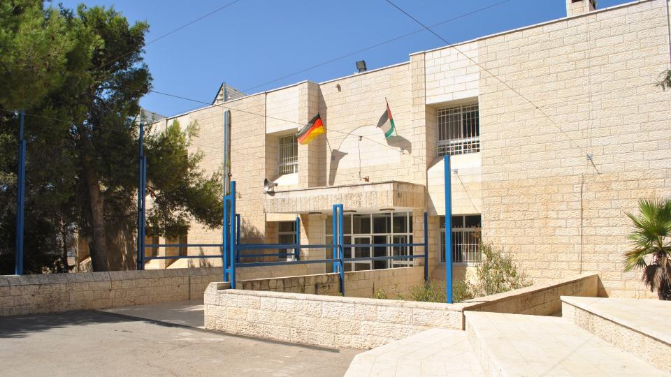 Foto zeigt eine Außenansicht der Ev.-Luth. Schule Talitha Kumi in Beit Jala/Palästina