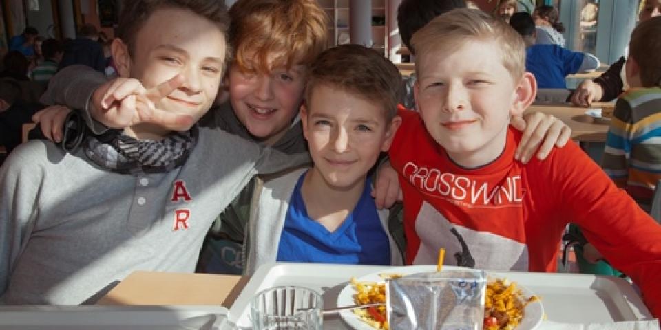 Gemeinsames-Schulmittagessen Gemeinsames-Schulmittagessen